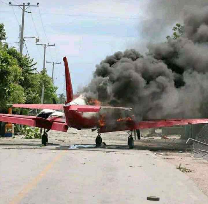 Le ministère du Tourisme condamne l'incendie de l'avion sur le tarmac de l'aéroport Antoine Simon aux Cayes