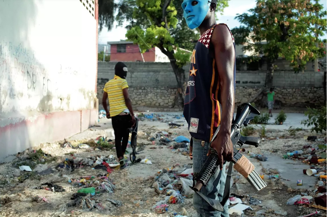 Les membres des gangs s’entretuent
