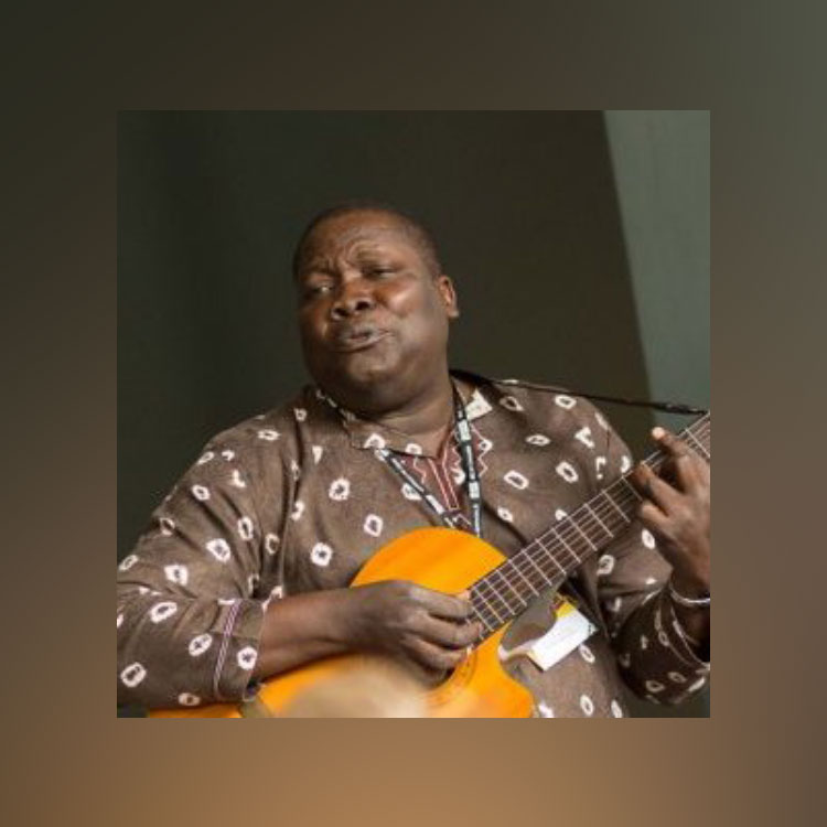 Le chanteur à textes Woody Saint Louis Jean rend hommage à Jacques Stephen Alexis