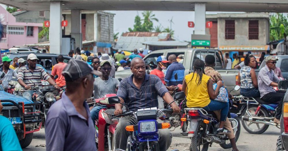 La rareté du carburant de plus en plus persistante