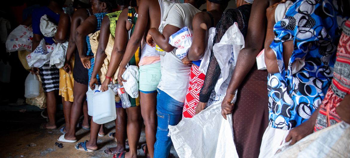 Haïti : les femmes confrontées à la violence et à l’effondrement économique ont besoin d'un soutien
