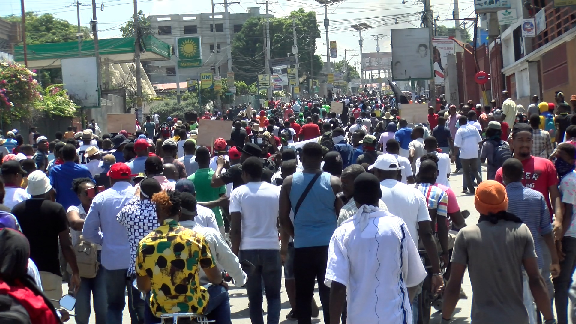 Journée de protestations : des milliers de personnes ont investi les rues
