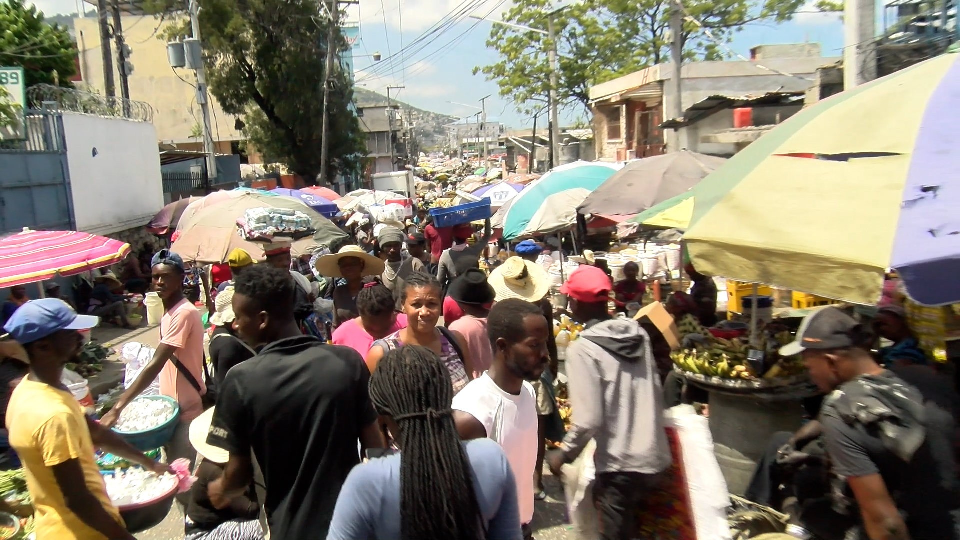 Des commerçants et des citoyens de Pétion-ville appellent à un dégel de la crise
