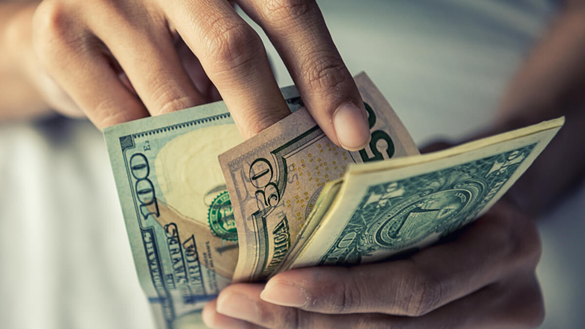 Le dollar américain de plus en plus rare