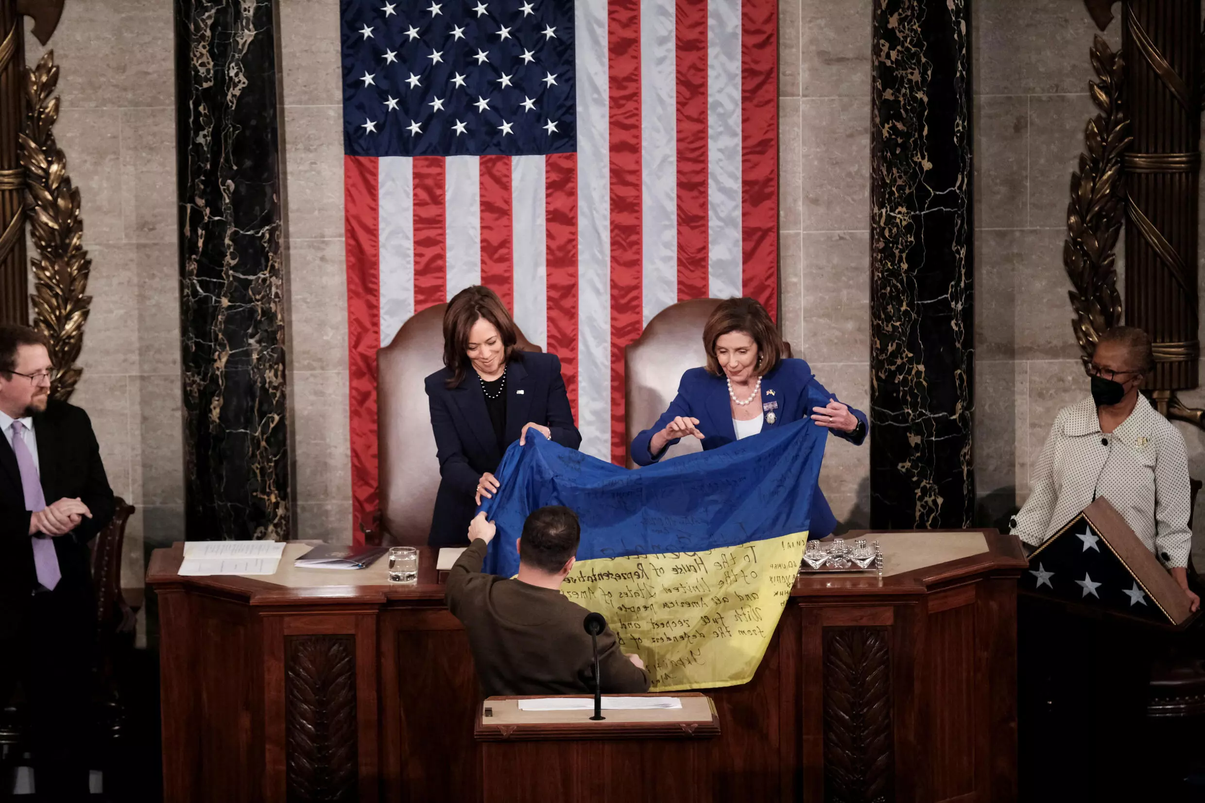 L'Ukraine «ne se rendra jamais», clame Volodymyr Zelensky devant le Congrès américain