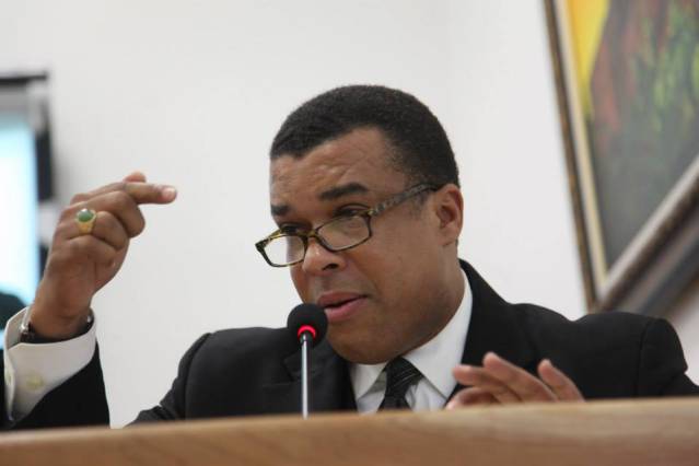 Le Premier ministre désigné Steven Benoit a rendu son tablier