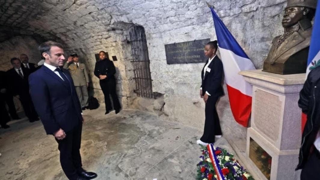 Abolition de l’esclavage : le président français Emmanuel Macron rend hommage à Toussaint L’ouverture