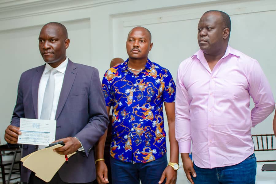 Cap-Haitien: des chèques et de cartes pétrolières distribués dans le cadre du programme de subvention ciblée du gouvernement