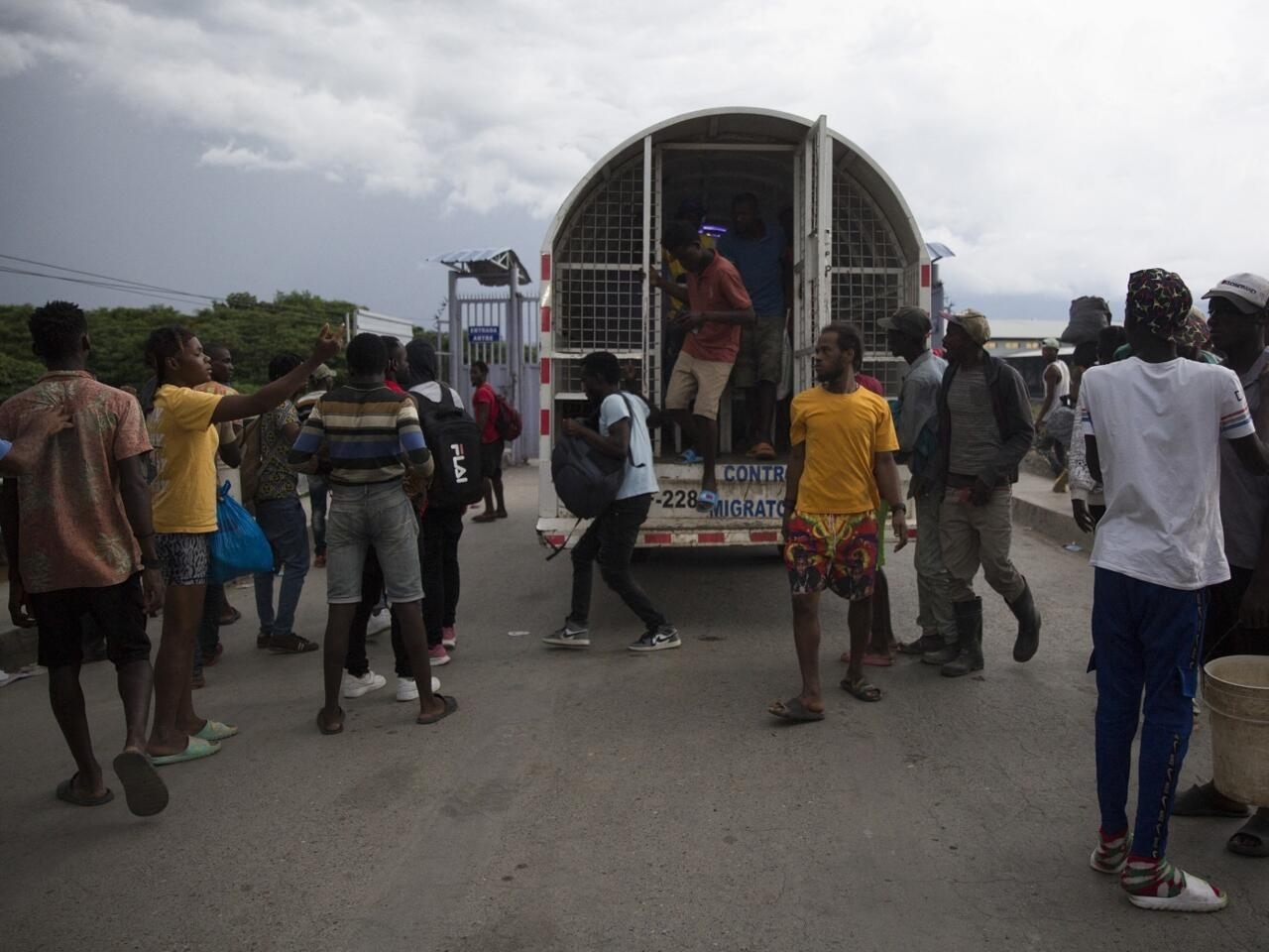 Les migrants haïtiens continuent d'être massivement expulsés de la République dominicaine, selon le GARR