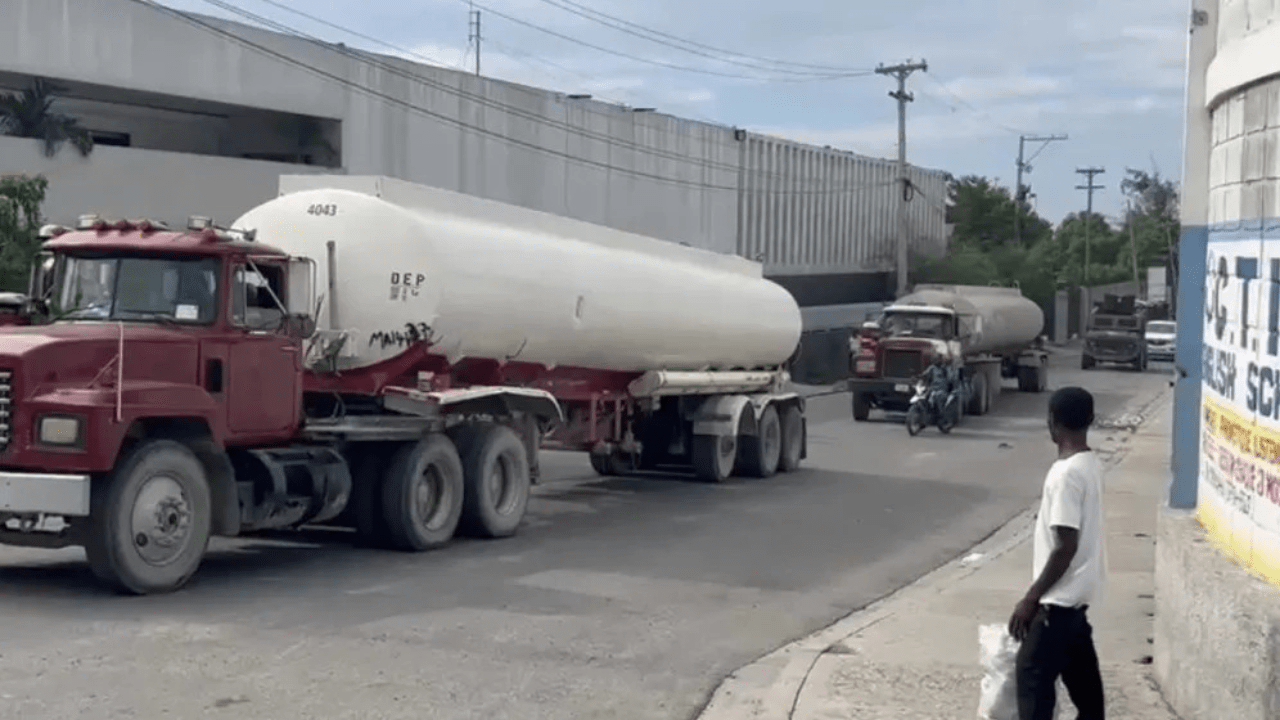 Haïti : les bandits imposent des coûts exorbitants aux transporteurs de carburant