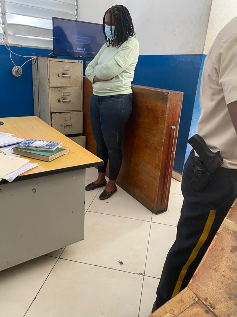 Épinglée dans les rapports de l'ULCC, Stéphanie Mondestin est arrêtée à l'aéroport Toussaint Louverture