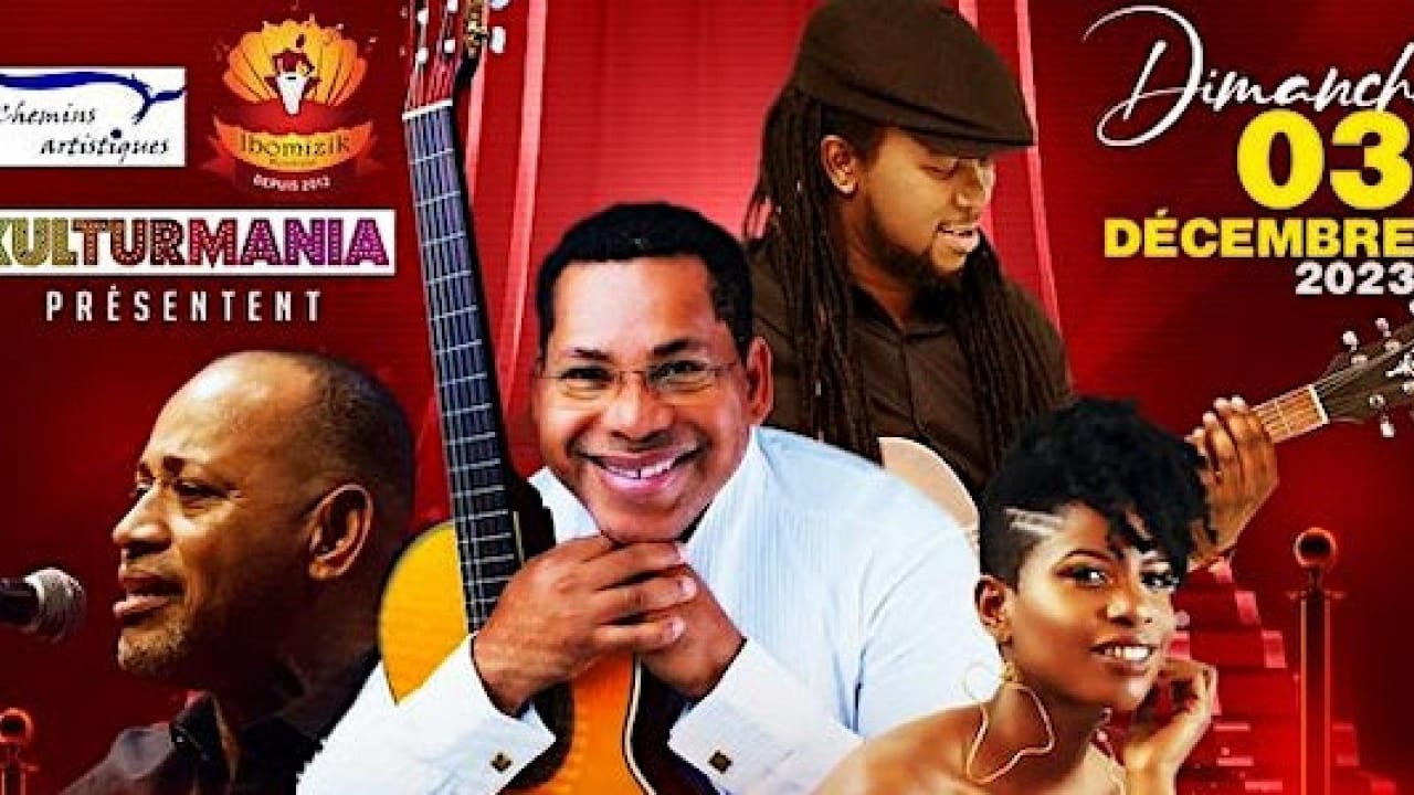 Le chanteur Beethova Obas et d' autres collègues musiciens sur scène à Montréal