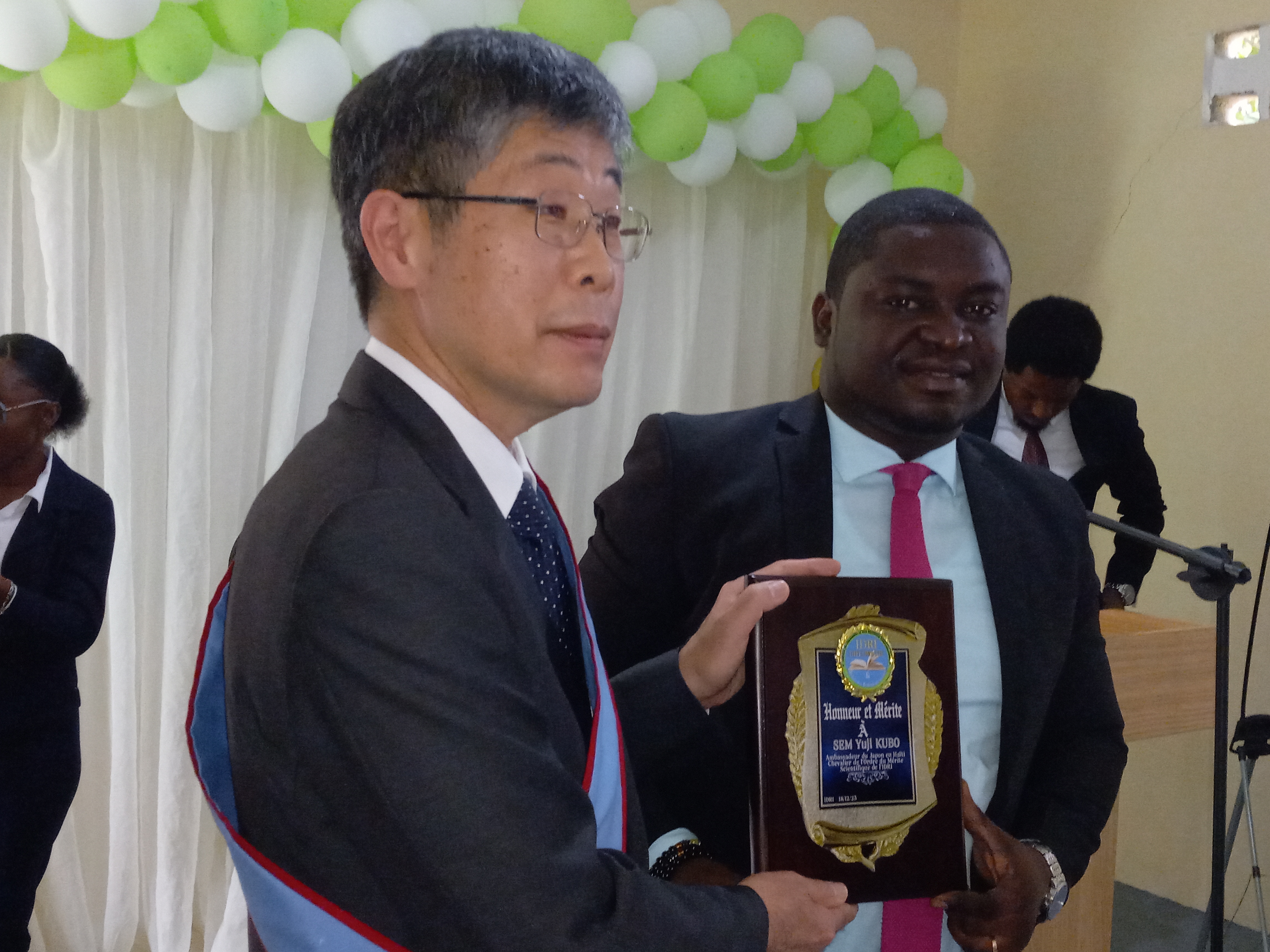 IDRI: l’ambassadeur du Japon en Haïti décoré au grade de chevalier de l’ordre du mérite scientifique