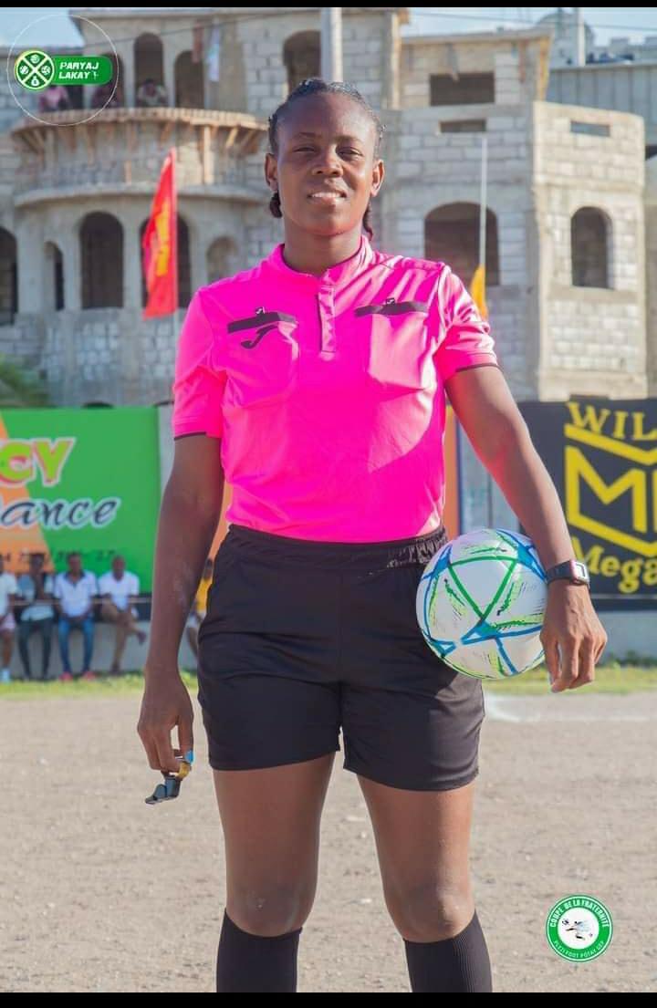 L'arbitrage de football féminin haïtien sera présent sur le sol mexicain avec la présence de Berline Greffrard