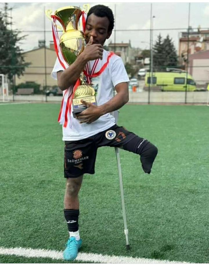 Saviola Charles dans la cour des grands