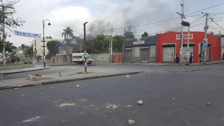 Vague d'attaques de gangs armés à Port-au-Prince