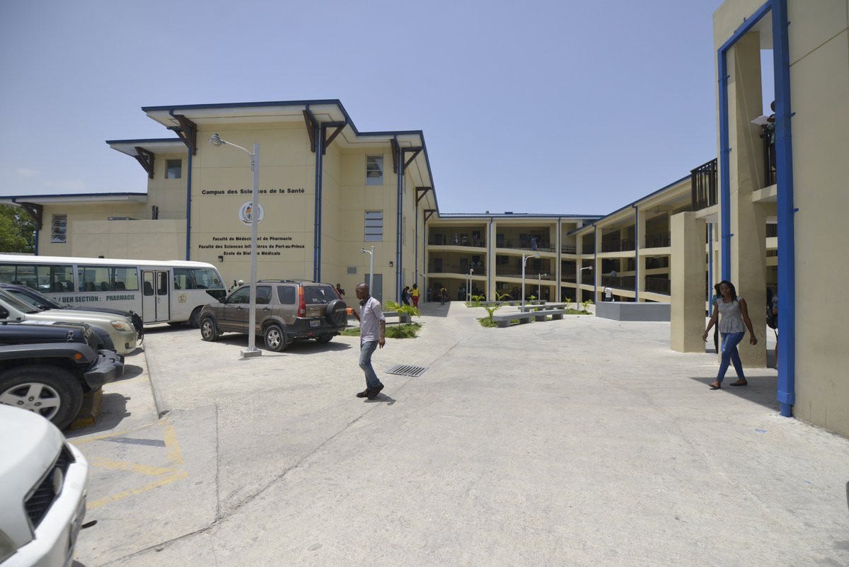 L'Association médicale haïtienne condamne le pillage de la Faculté de médecine et de pharmacie de l'UEH