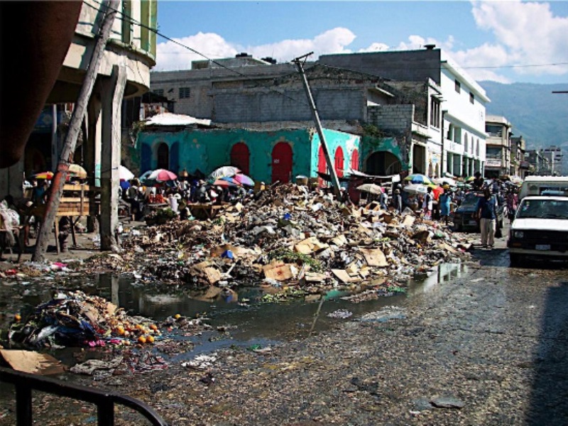 Port-au-Prince : L'insalubrité et les inondations rendent certains quartiers impraticables