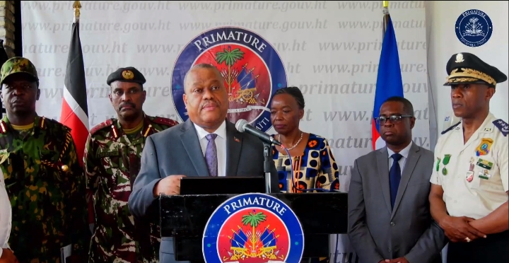 Le Premier ministre, Garry Conille, salue l'arrivée des premiers policiers kenyans et promet le rétablissement de la paix sur le territoire