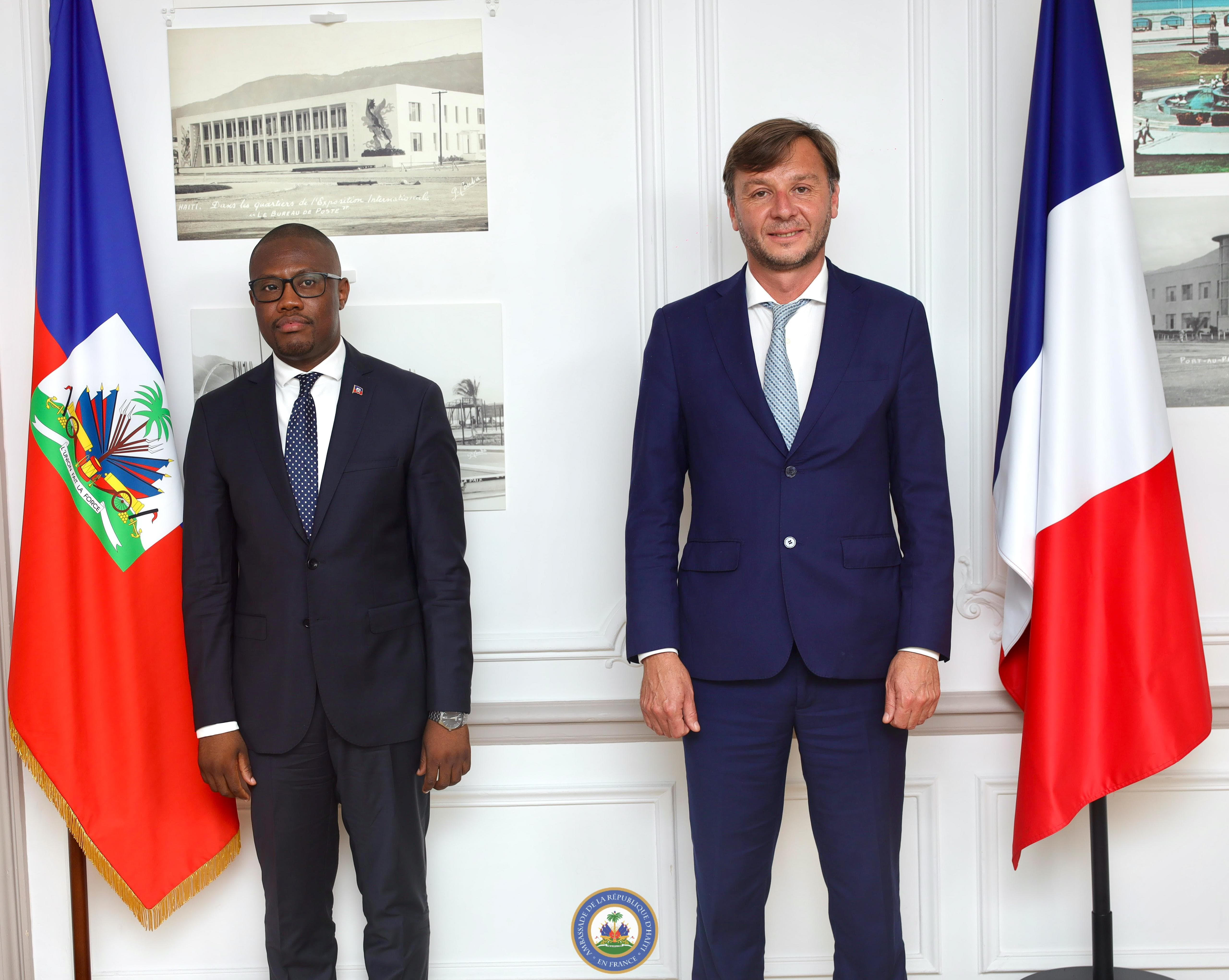 Rencontre cordiale entre le nouvel ambassadeur de France en Haïti Antoine Michon et le chargé d'Affaires d'Haïti à Paris, Louino Volcy