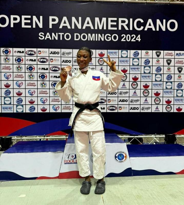 Méli Jennifer Étienne remporte une médaille de bronze