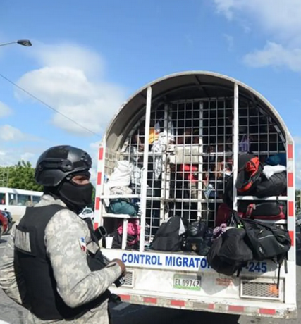 Déportations de plus de 11 000 personnes en une semaine de la RD, Collectif Défenseurs Plus indigné