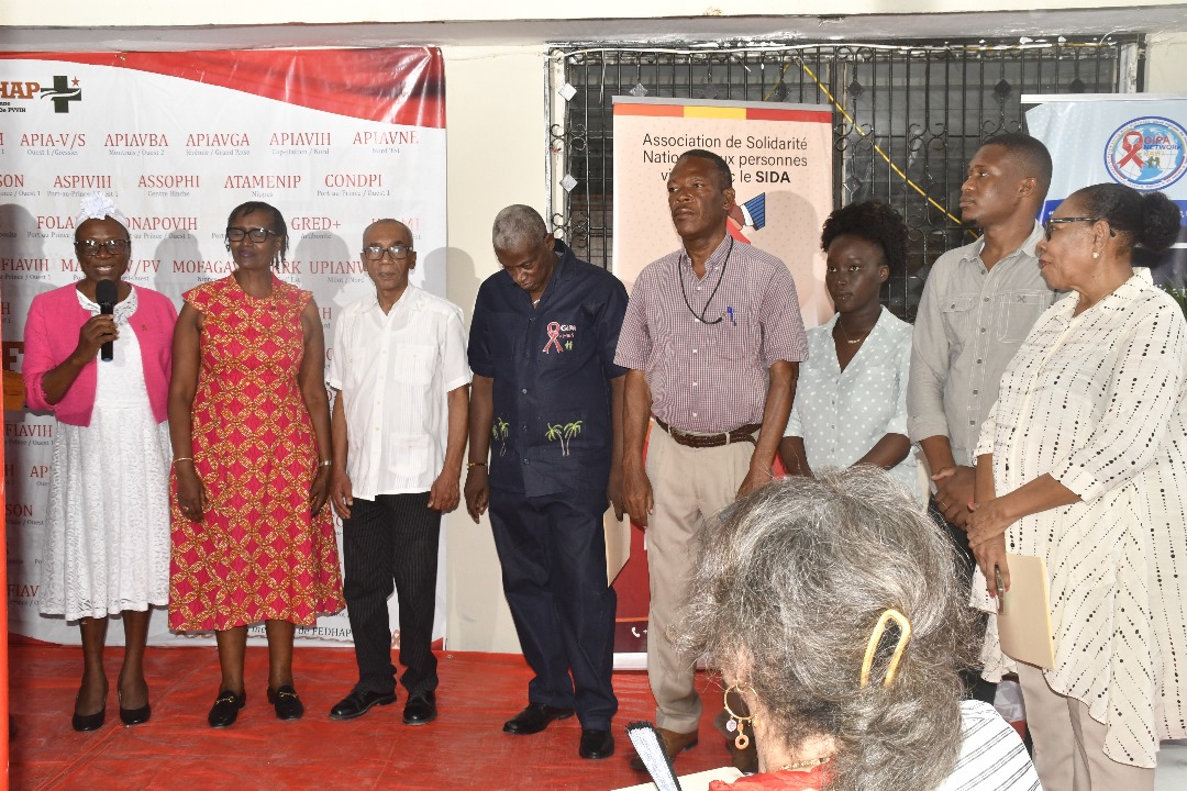 L’ONUSIDA et la FEDHAP PLUS unissent leurs forces pour soutenir les personnes vivant avec le VIH