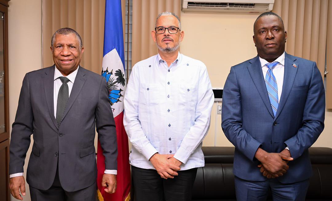 Renforcement des liens entre l'Exécutif et le Judiciaire pour une gouvernance efficace
