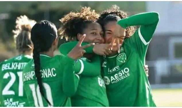 L’AS Saint-Étienne d’Amandine Pierre-Louis affronte Lille en quart de finale !