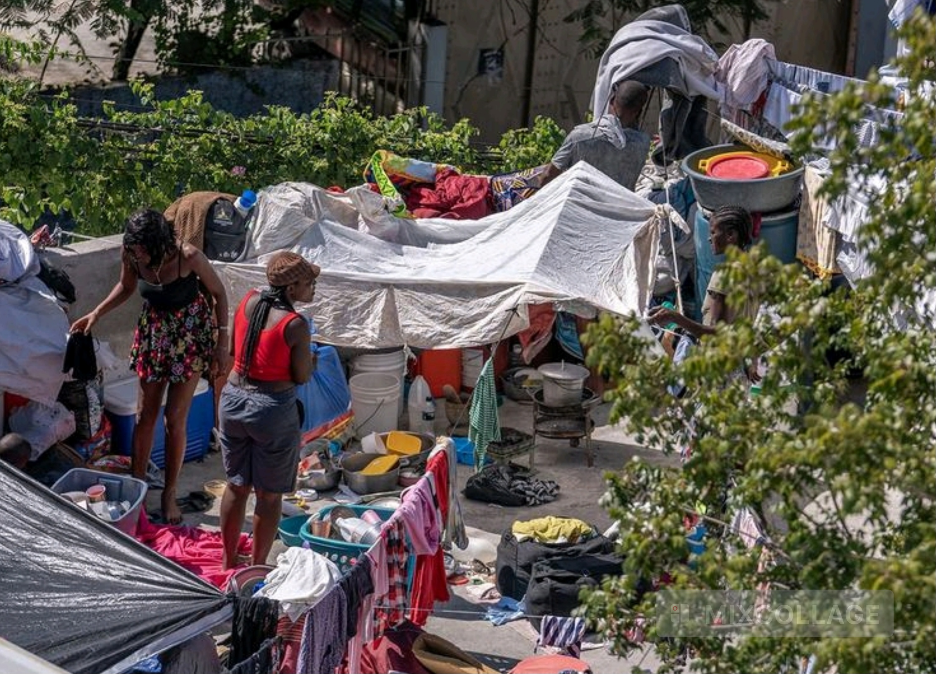Des résidents de la capitale continuent de fuir leur domicile