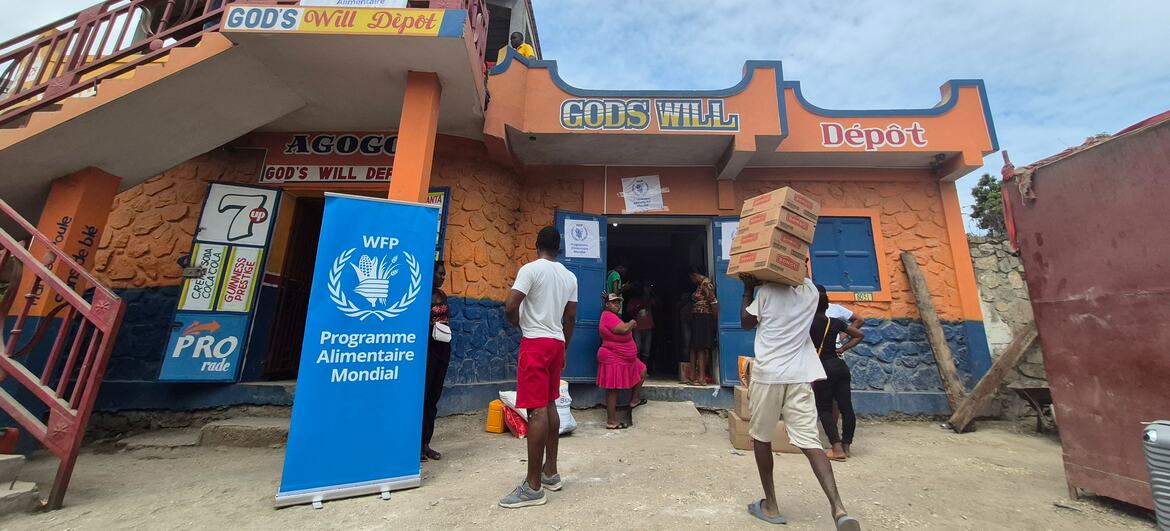 Haïti : comment des bons d'achat du PAM aident des rescapés de l’ouragan Melissa