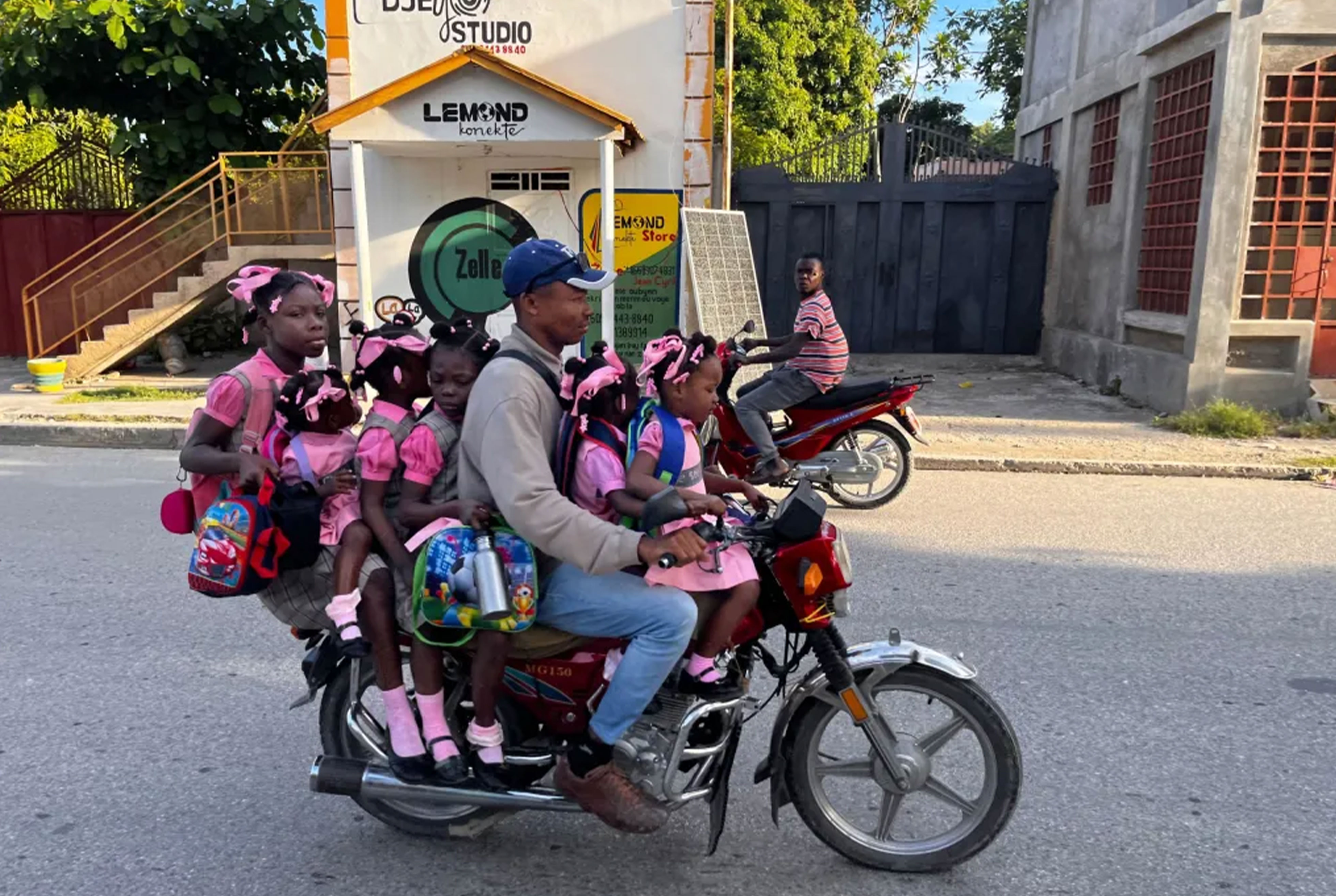 « MOTOTAXI» : un documentaire qui interroge les dérives du transport à moto en Haïti