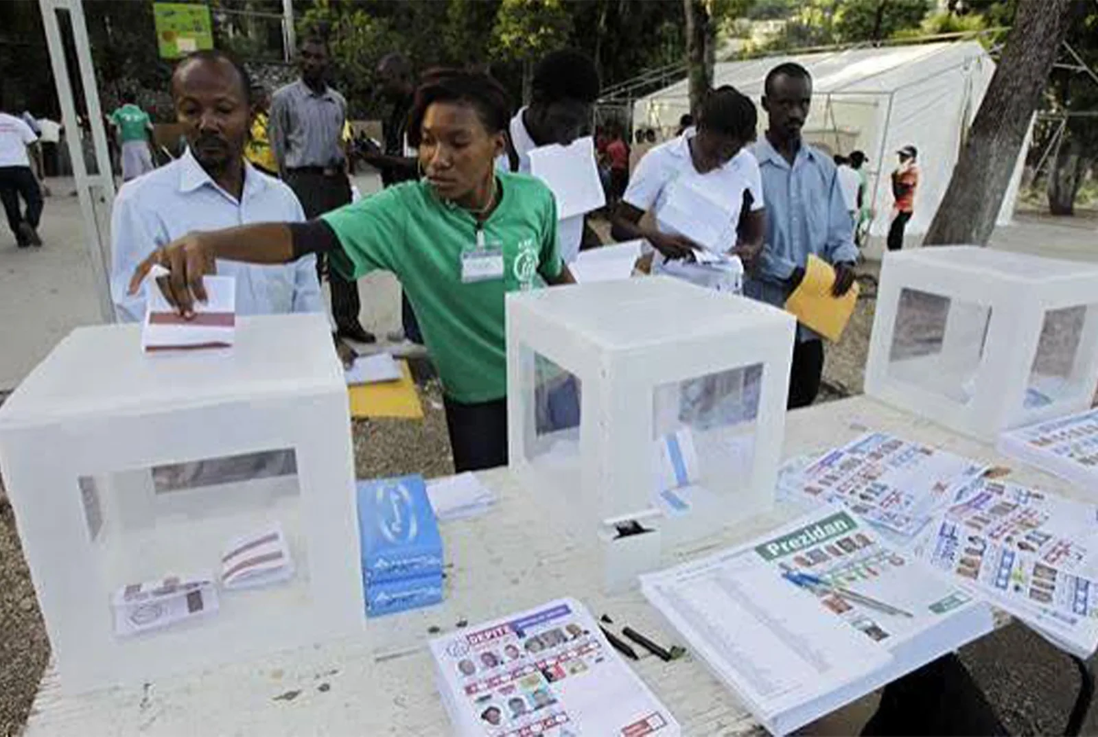 Haïti-Élections : les candidats continuent à se faire inscrire